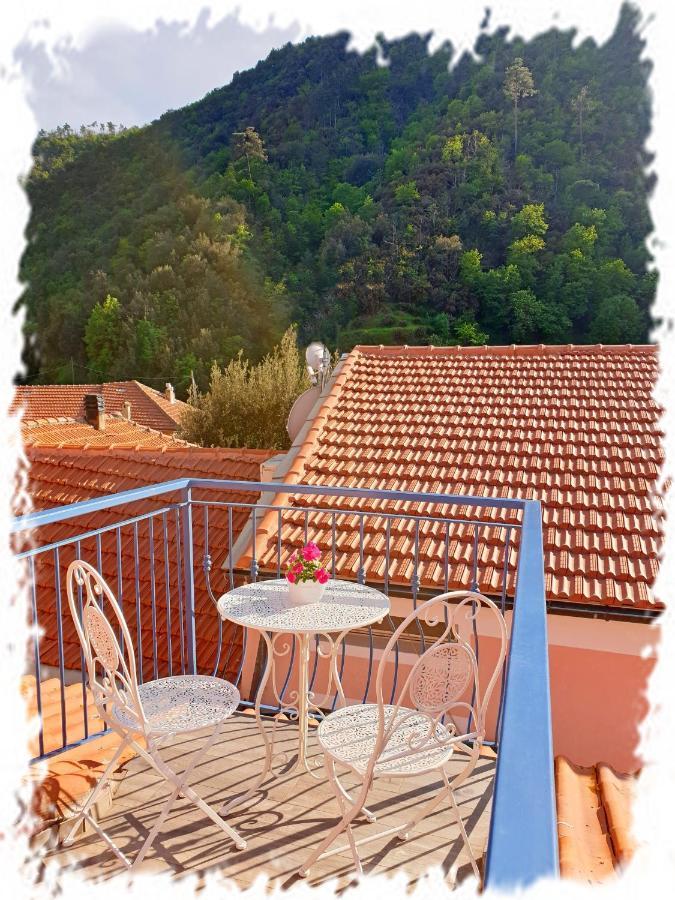 Casa Vacanze Family Albisola Superiore Exteriör bild