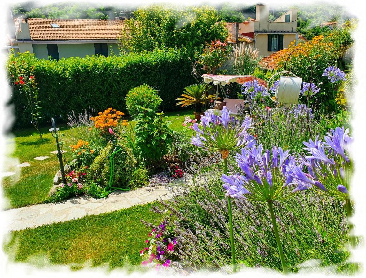 Casa Vacanze Family Albisola Superiore Exteriör bild