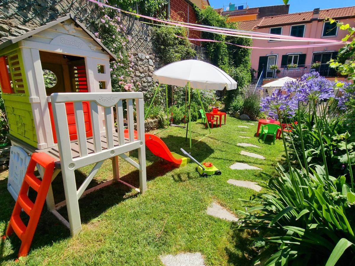 Casa Vacanze Family Albisola Superiore Exteriör bild