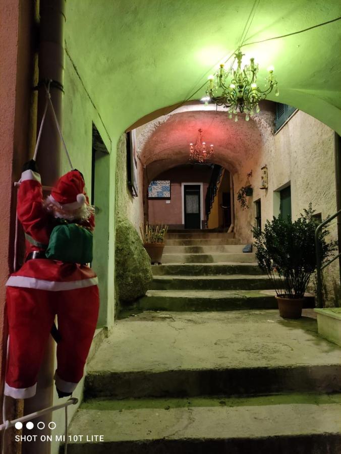 Casa Vacanze Family Albisola Superiore Exteriör bild